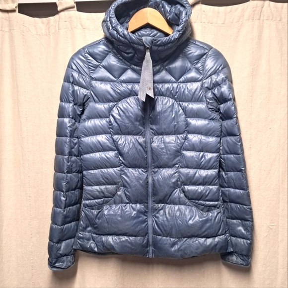 ❄️ Lululemon Fluffin Awesome Down Jacket Size 4 ❄️ - Picture 1 of 10